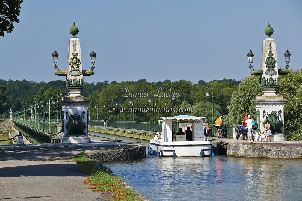 dt_bourgogne_centre_juillet2014_briare_pont_canal_028.jpg