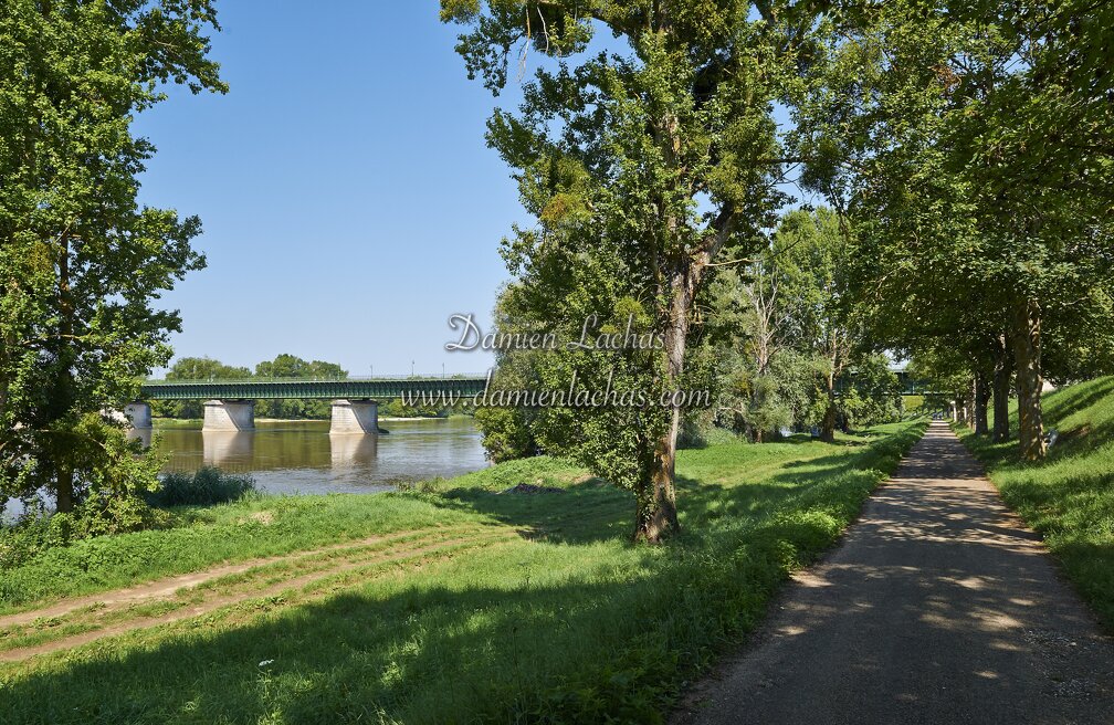 dt_bourgogne_centre_juillet2014_briare_pont_canal_061.jpg