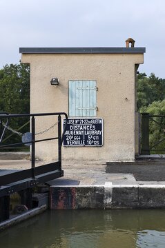 dt bourgogne centre juillet2014 guetin pont canal 001