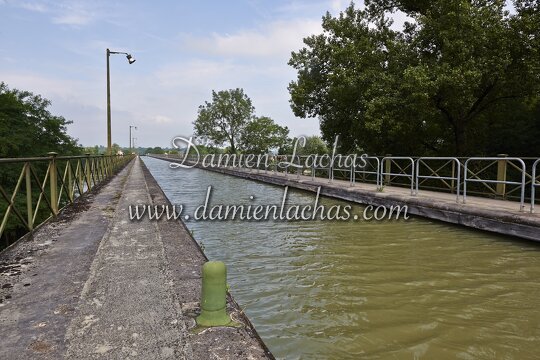 dt bourgogne centre juillet2014 guetin pont canal 033