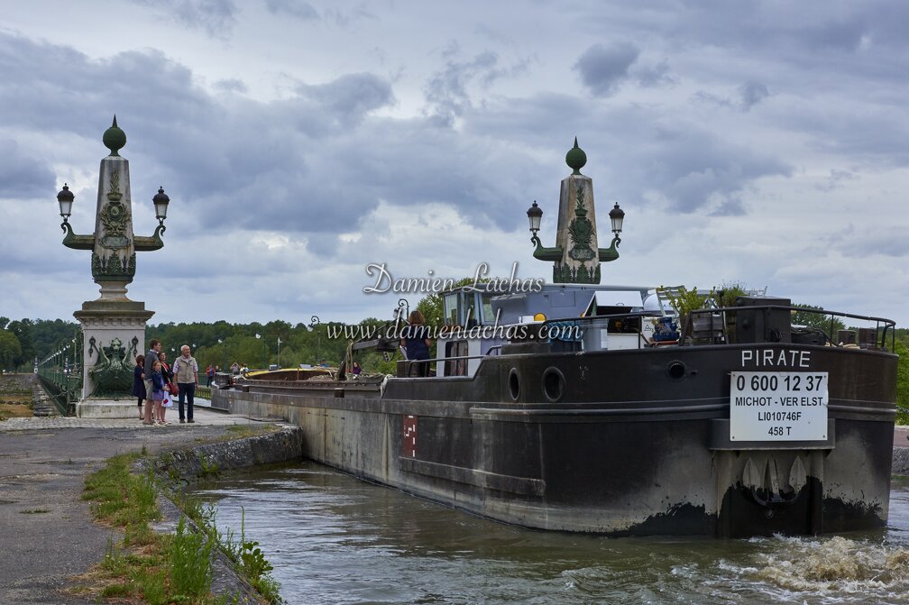 vnf_canal_lateral_loire_commerce_010.jpg