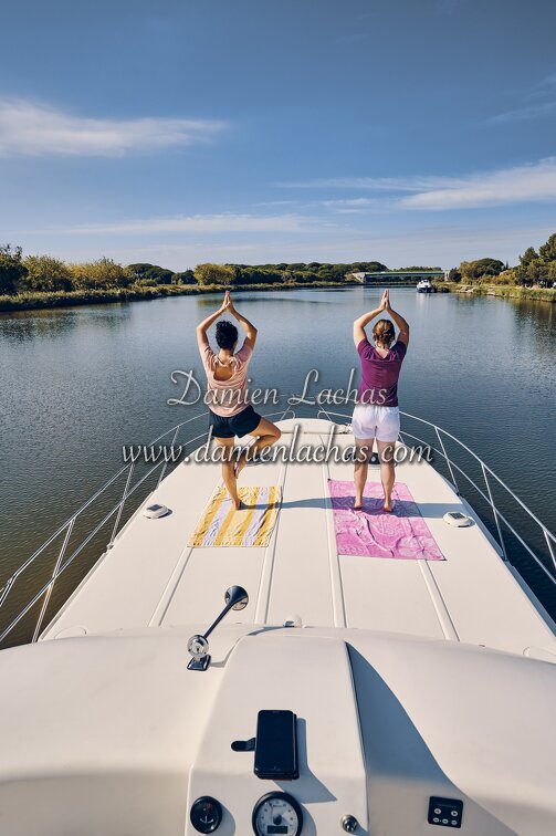 vnf_dtrs_crs_tourisme_yoga_bateau_015.jpg
