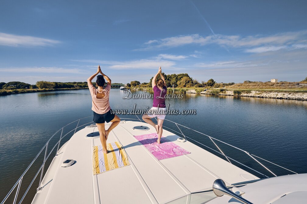 vnf_dtrs_crs_tourisme_yoga_bateau_016.jpg