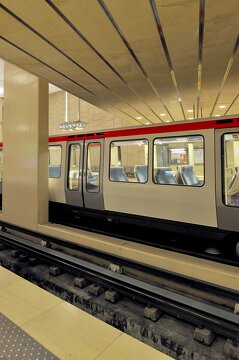 metro lyon station gerland 001