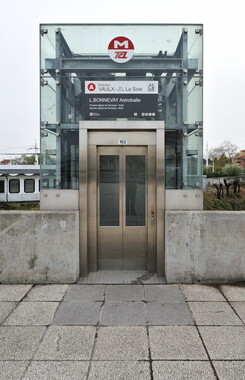 metro lyon station laurent bonnevay 002