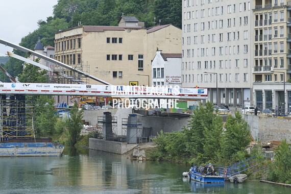 pont schuman pose tablier 039