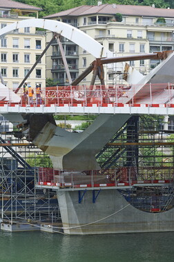 pont schuman pose tablier 043