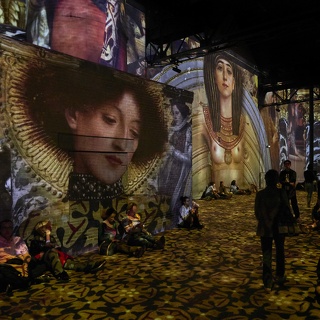 Exposition vidéo Gustav Klimt à l'Atelier des Lumières