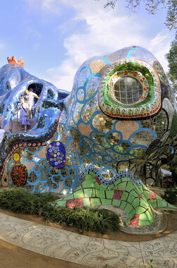 jardin des tarots niki saint-phalle imperatrice 016