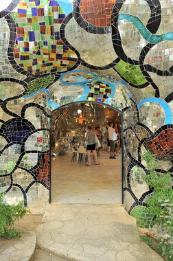 jardin des tarots niki saint-phalle imperatrice 017