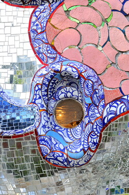 jardin des tarots niki saint-phalle imperatrice 018