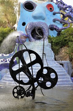 jardin des tarots niki saint-phalle jean tinguely roue de la fortune 002