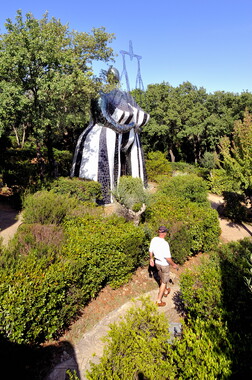 jardin des tarots niki saint-phalle la justice 002
