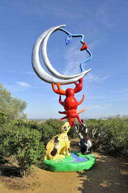 jardin des tarots niki saint-phalle la lune 001
