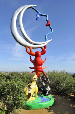 jardin des tarots niki saint-phalle la lune 002