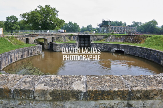 dt bourgogne centre juillet2014 ecluse-barrage-lorrins 001