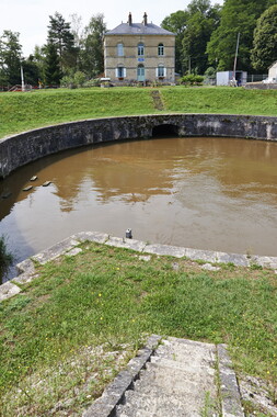 dt bourgogne centre juillet2014 ecluse-barrage-lorrins 005