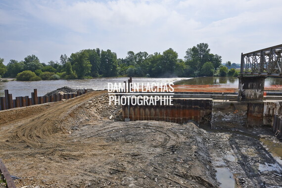 dt bourgogne centre juillet2014 ecluse-barrage-lorrins 006