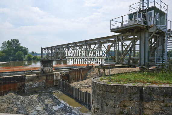 dt bourgogne centre juillet2014 ecluse-barrage-lorrins 007