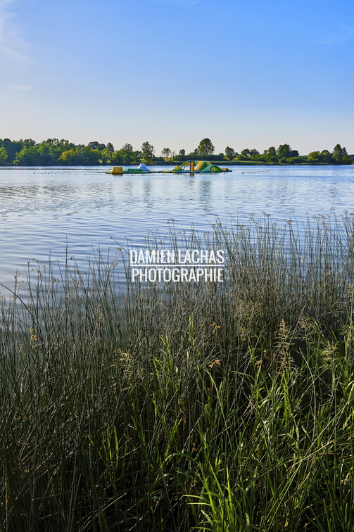 Base de loisirs de l'étang de Mittersheim. D'une superficie de 220 hectares il est traversé par le canal des houillères de la Sarre. vnf_dts_barrage_reservoir_mittersheim_photo_006.jpg