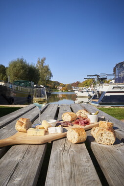 vnf dtcb canal bourgogne pont-ouche restaurant 004