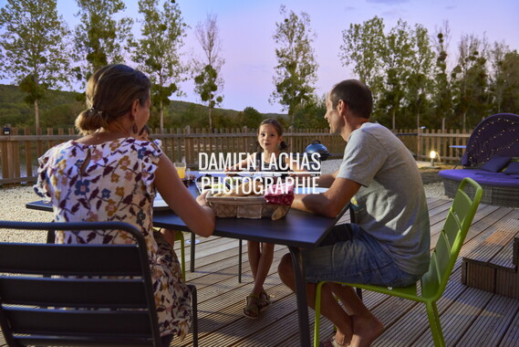 vnf dtcb cb lodges canal figurants repas 005