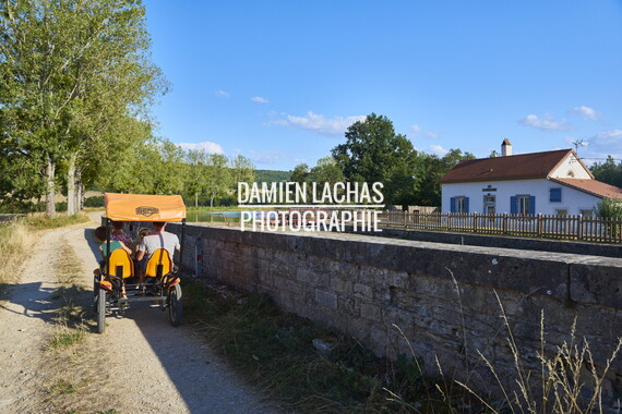 vnf dtcb cb lodges canal figurants rosalie 001