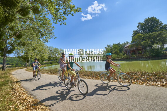 vnf dtcb cb lodges canal figurants velo 006