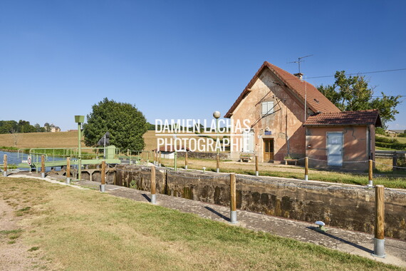vnf dtcb canal centre digoine chateau auberge ecluse 001