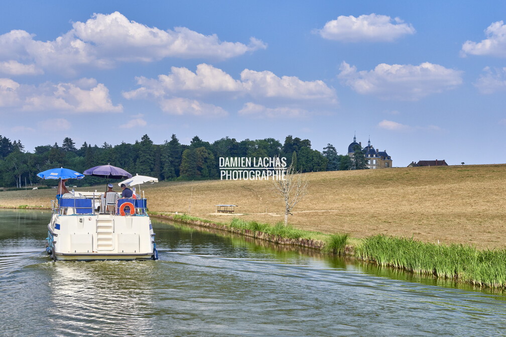 vnf_dtcb_canal_centre_digoine_chateau_auberge_ecluse_009.jpg