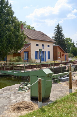vnf dtcb canal centre genelard gite 007