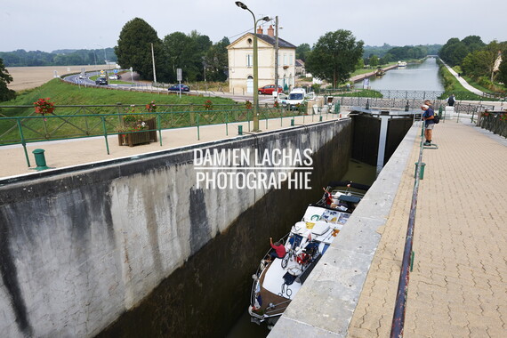 dt bourgogne centre juillet2014 guetin pont canal 003