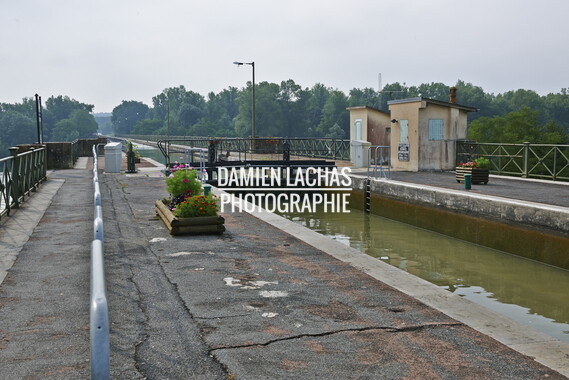 dt bourgogne centre juillet2014 guetin pont canal 004