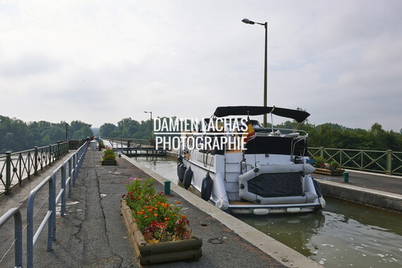 dt bourgogne centre juillet2014 guetin pont canal 005
