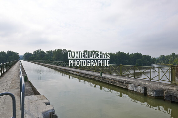dt bourgogne centre juillet2014 guetin pont canal 007