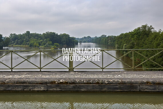dt bourgogne centre juillet2014 guetin pont canal 012