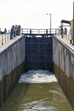 dt bourgogne centre juillet2014 guetin pont canal 021