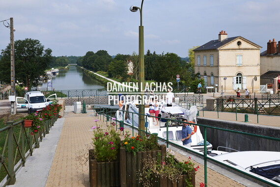 dt bourgogne centre juillet2014 guetin pont canal 024