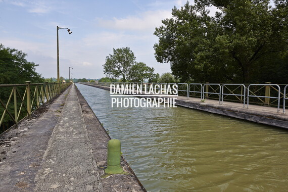 dt bourgogne centre juillet2014 guetin pont canal 033