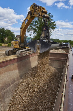 vnf canal lateral loire commerce 043