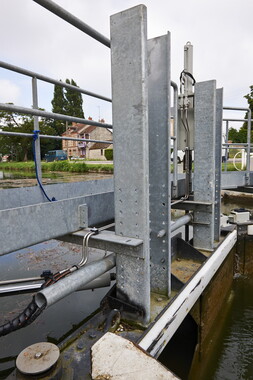 dt bourgogne centre juillet2014 canal loing automatisation 011