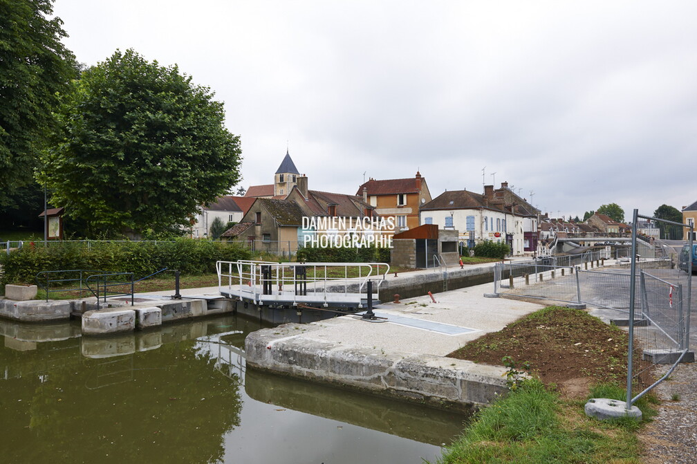 dt_bourgogne_centre_juillet2014_canal_loing_automatisation_023.jpg