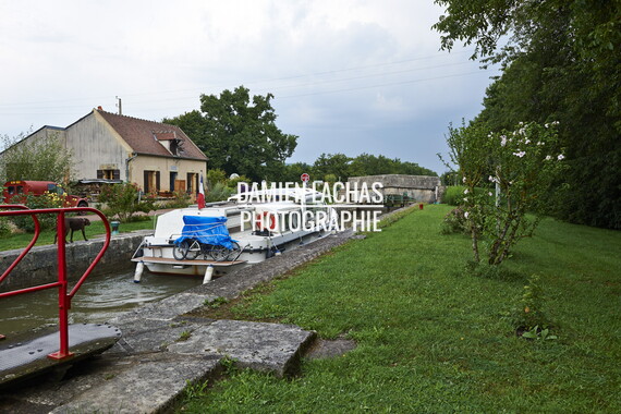 dt bourgogne centre juillet2014 canal nivernais tannay 003