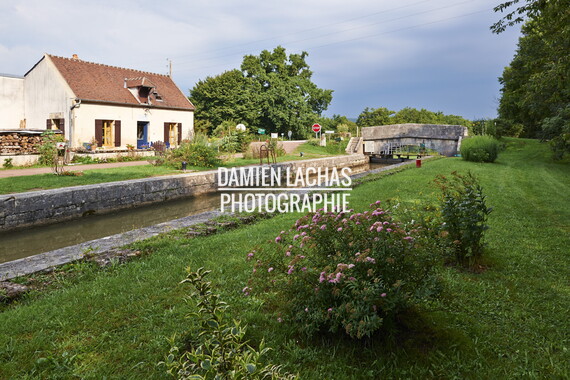 dt bourgogne centre juillet2014 canal nivernais tannay 017