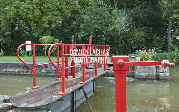 dt bourgogne centre juillet2014 canal nivernais tannay 019
