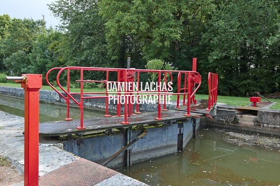 dt bourgogne centre juillet2014 canal nivernais tannay 020