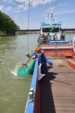 rhin gambsheim engin flottant 005