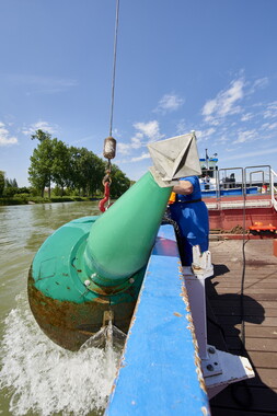 rhin gambsheim engin flottant 009