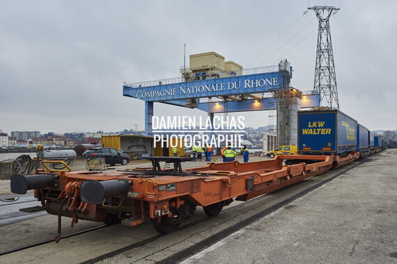 12 vnf navigation saone janv2015 infrastucture portuaire lyon 013