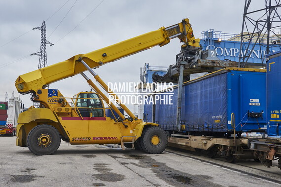 12 vnf navigation saone janv2015 infrastucture portuaire lyon 024